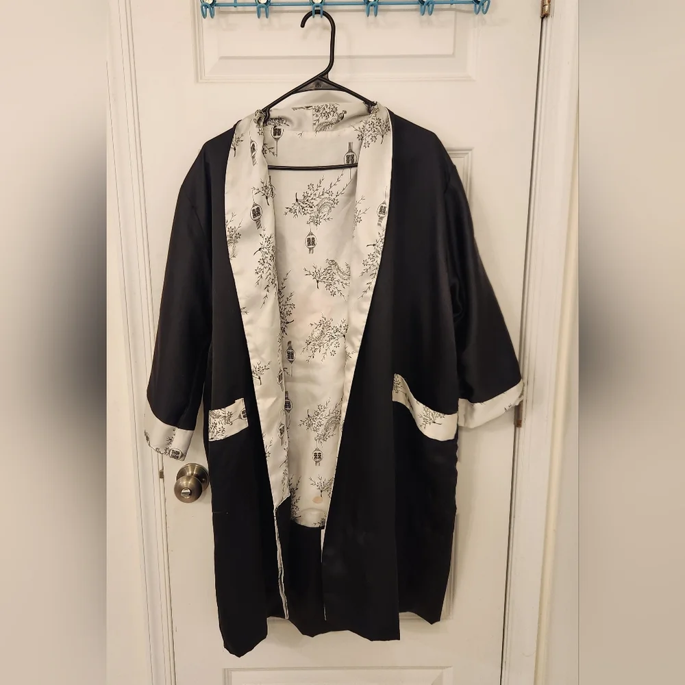 Black Reversible Chinese Satin Robe Dragon Embroidery Narii Vtg Size XL #QQ1041 - Picture 1 of 9